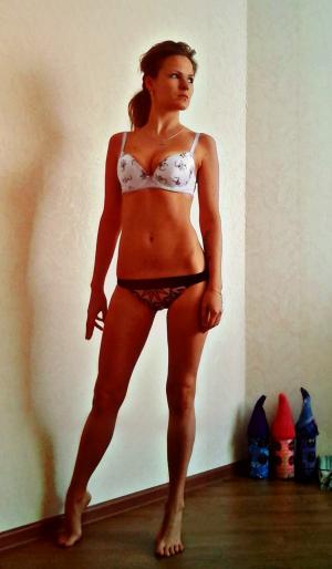 Недорогая проститутка Юлана, грудь 2 размера  метро Невский проспект, Санкт-Петербург